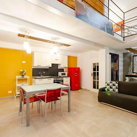 Joivy Vibrant Open-Plan Apt For 6 In Historic Centre Leilighet Genova Eksteriør bilde