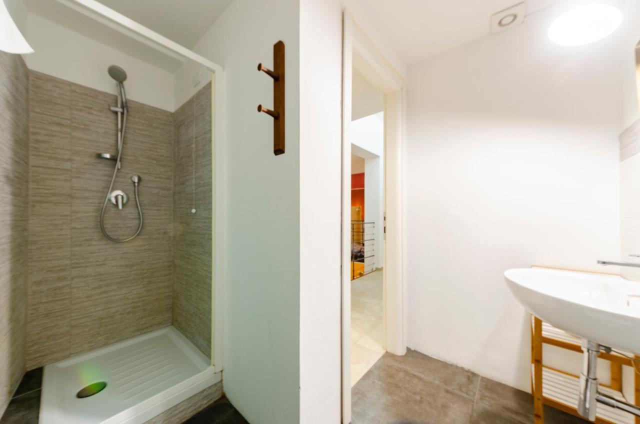 Joivy Vibrant Open-Plan Apt For 6 In Historic Centre Leilighet Genova Eksteriør bilde