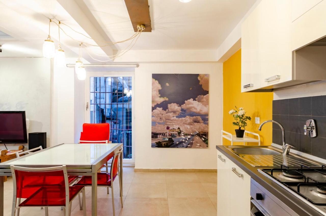Joivy Vibrant Open-Plan Apt For 6 In Historic Centre Leilighet Genova Eksteriør bilde