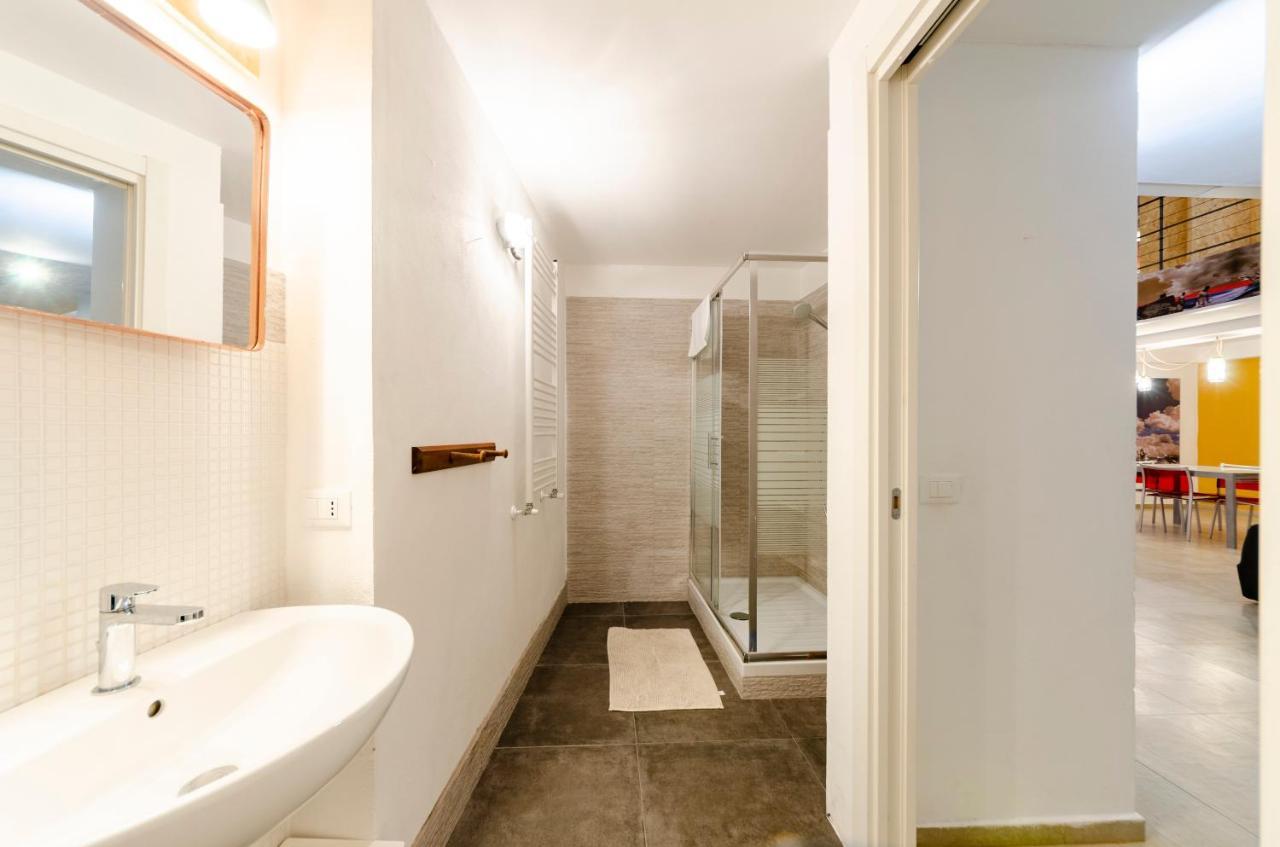 Joivy Vibrant Open-Plan Apt For 6 In Historic Centre Leilighet Genova Eksteriør bilde